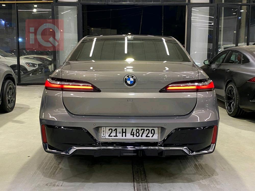 بي ام دبليو الفئة 7